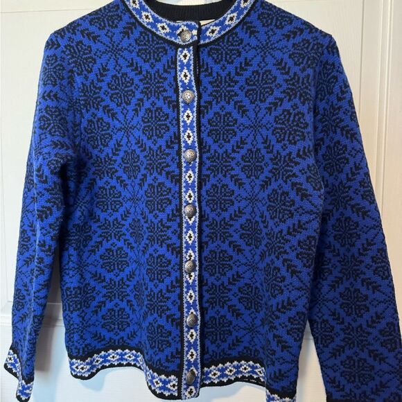 L.L. Bean Blue and Black Patterned Sweater - Picture 1 of 9